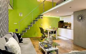 Feel Different Apartment
