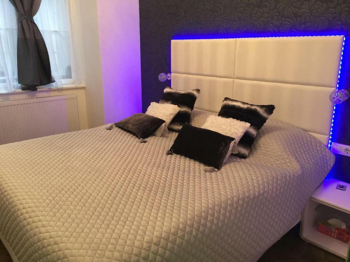 Feel Different Apartment Budapest Esterno foto