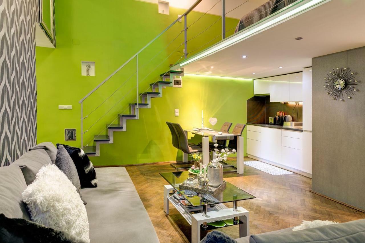 Feel Different Apartment Budapest Esterno foto