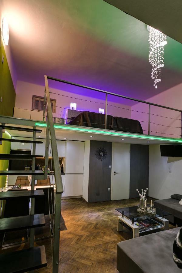 Feel Different Apartment Budapest Esterno foto