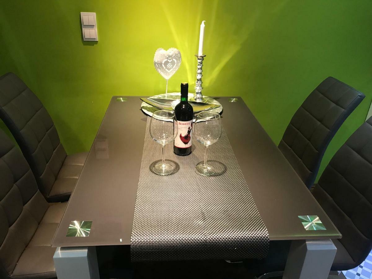 Feel Different Apartment Budapest Esterno foto